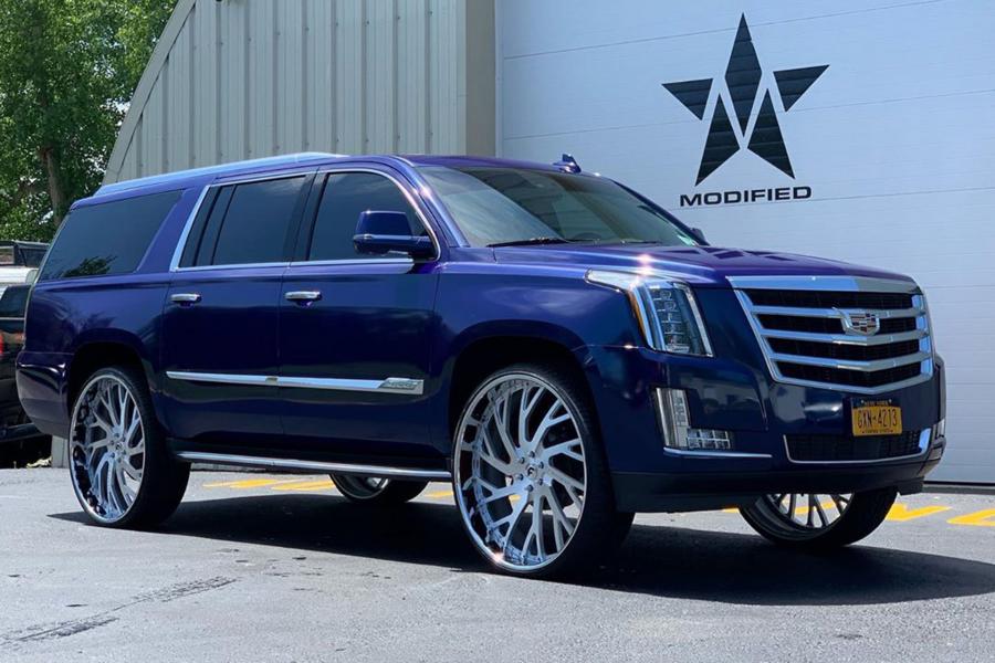  Cadillac Escalade ESV on Forgiato Wheels (Sincro) 2019 года  (фото 1 из 4)